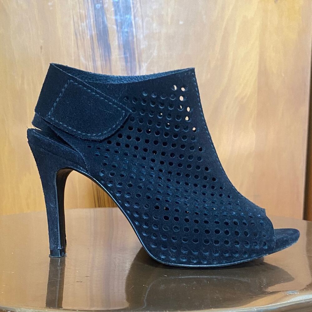 Pedro Garcia Black Suede Leather Perforated Peep Toe Pumps Heels Shoes Glam Lux